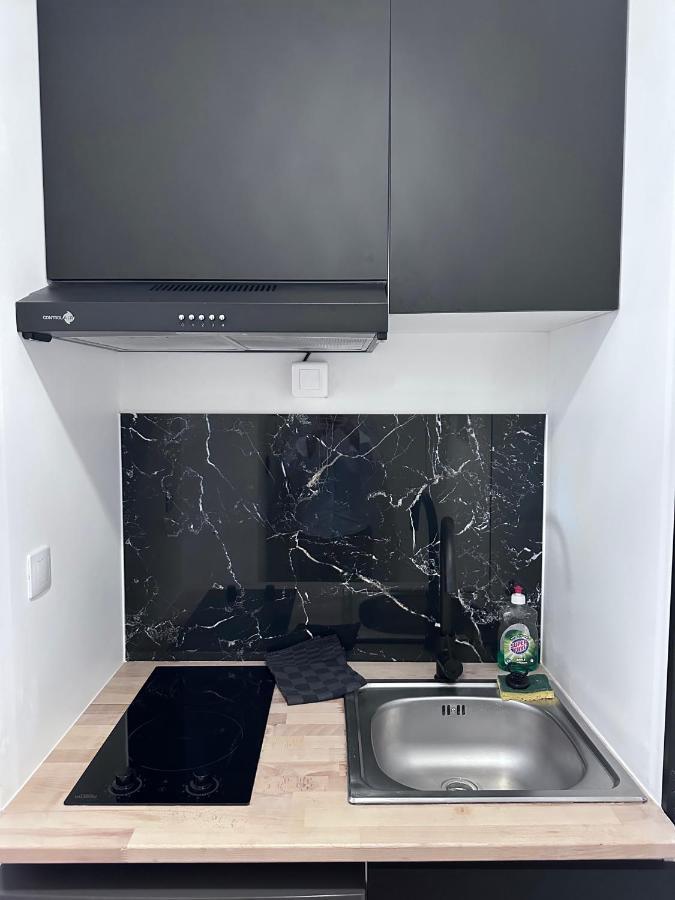 Le Madeleine - Cosy & Renove - Face Tram Apartment Orleans Bagian luar foto